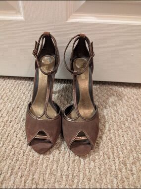 Ann Marino Brown T-Strap Peep-Toe Heels